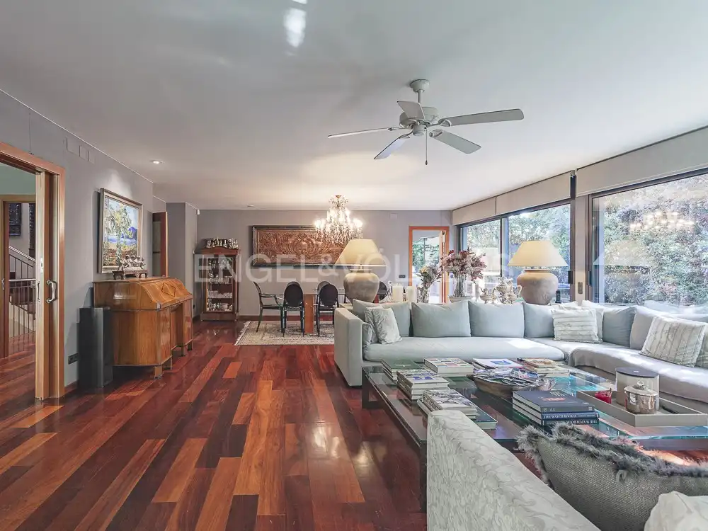 Sala de estar de Casa o chalet en venta en Barcelona con Aire acondicionado, Calefacción y Jardín privado