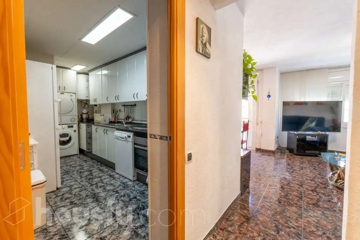 Kitchen of Flat for sale in Vilanova i la Geltrú  with Air Conditioner and Balcony