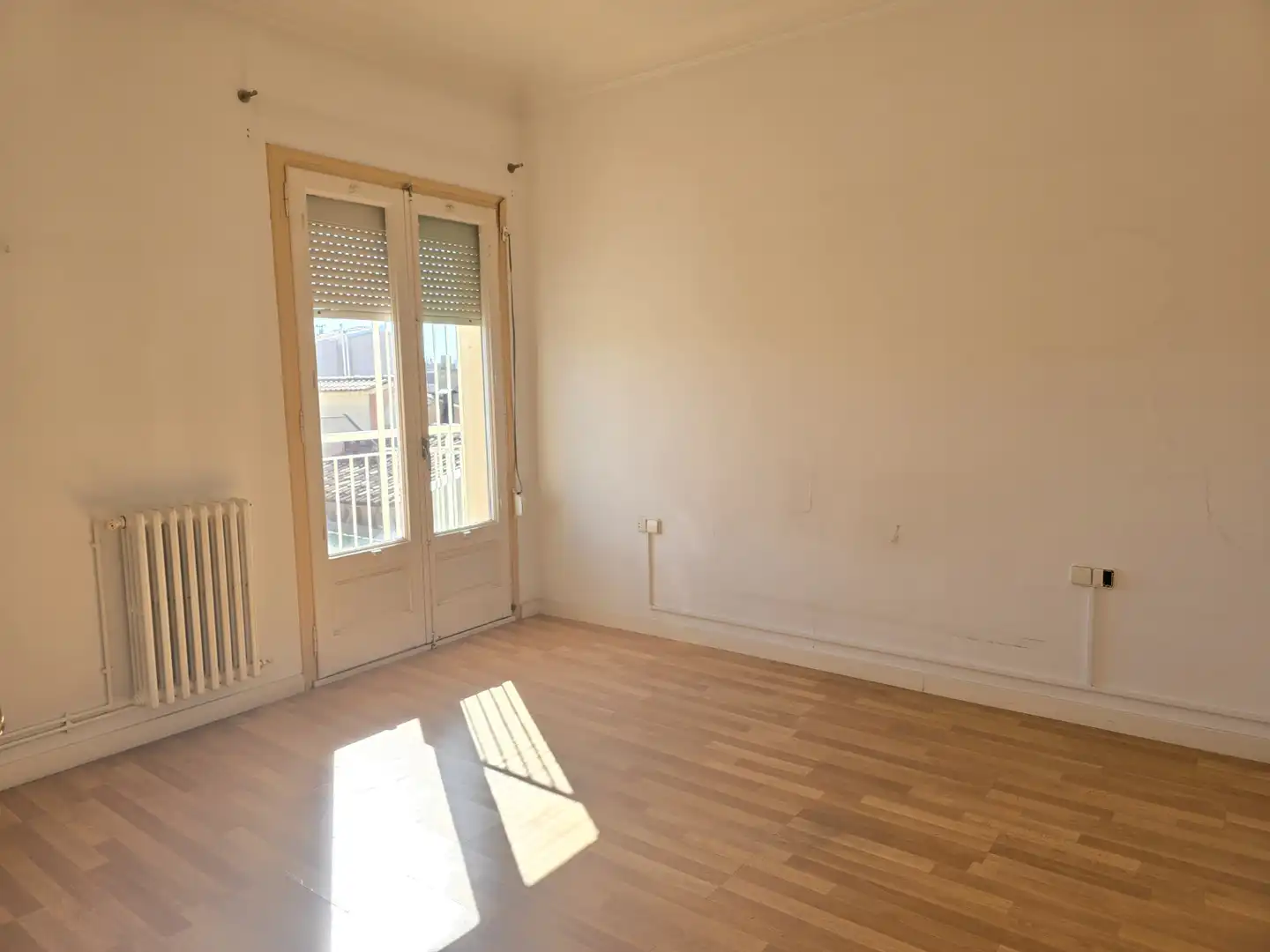 Habitación de Piso en venta en Sabadell con Calefacción, Parquet y Balcón