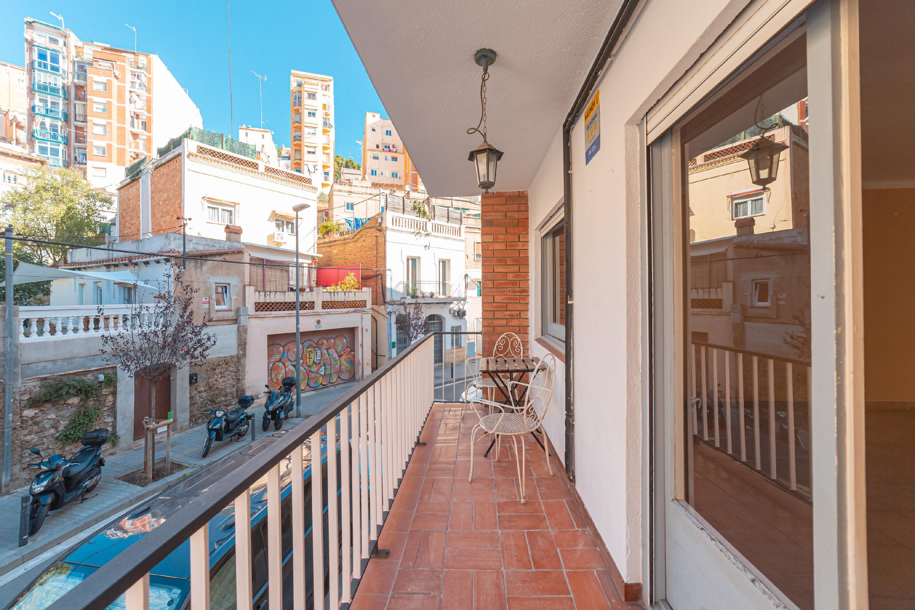 Exterior view of Flat for sale in  Barcelona Capital  with Heating and Terrace