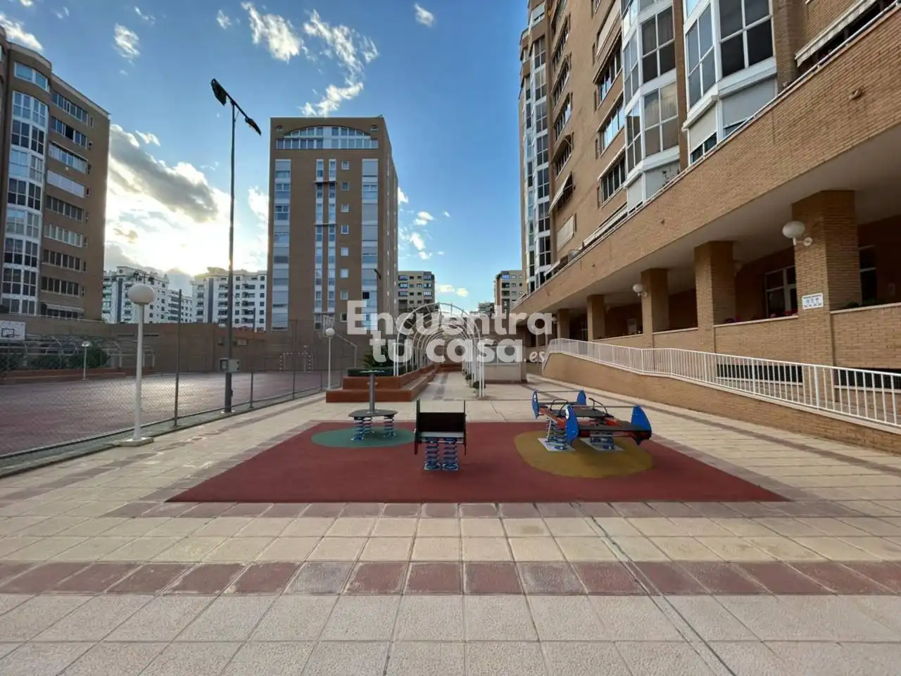 Terrassa de Pis en venda en Alicante / Alacant amb Terrassa, Traster i Piscina comunitària