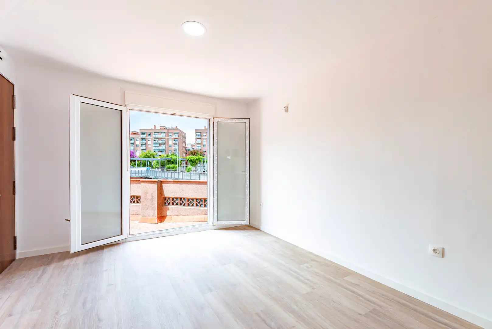 Terraza de Ático en venta en Santa Coloma de Gramenet con Terraza, Horno y Balcón