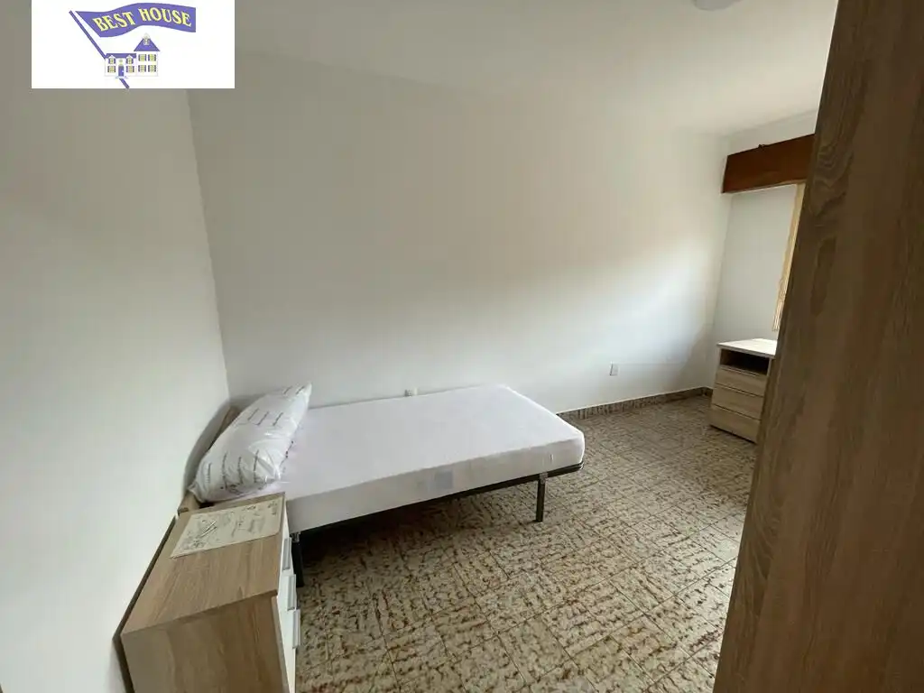 Bedroom of Flat for share in Albacete  with Heating and Balcony