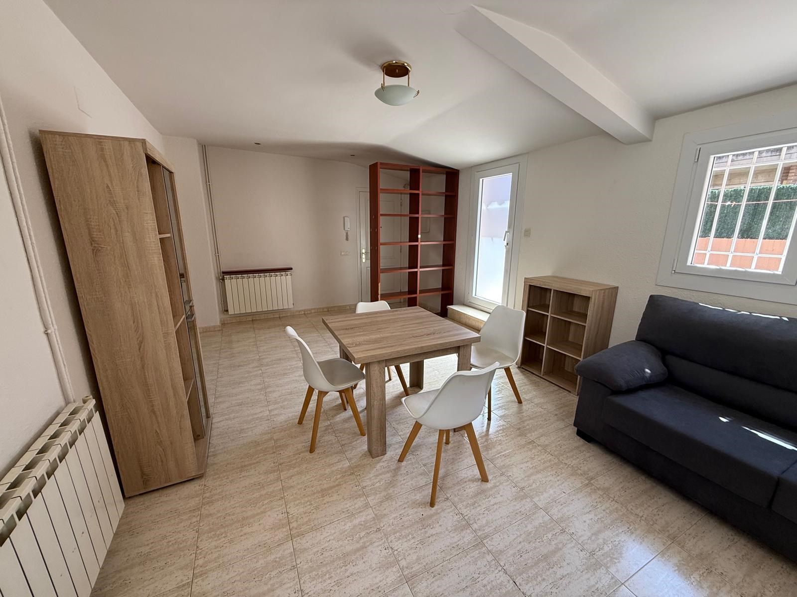 Sala d'estar de Pis de lloguer en Girona Capital amb Aire condicionat, Calefacció i Terrassa