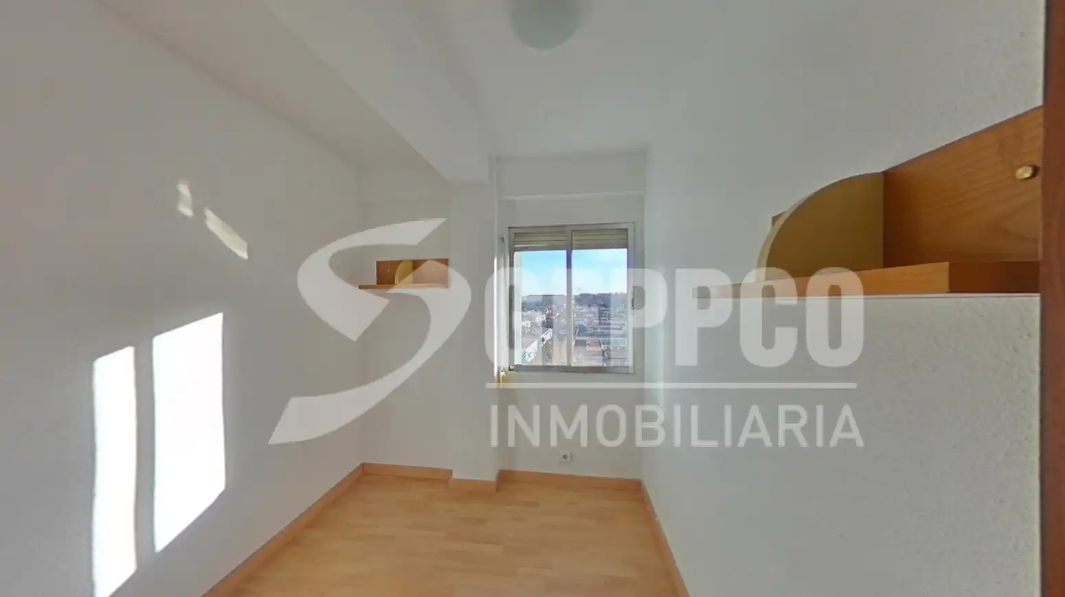 Flat for sale in Calle de Carabelos, San Fermín