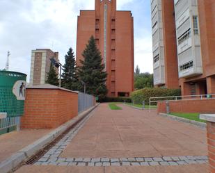 Exterior view of Flat to rent in  Madrid Capital  with Air Conditioner and Swimming Pool