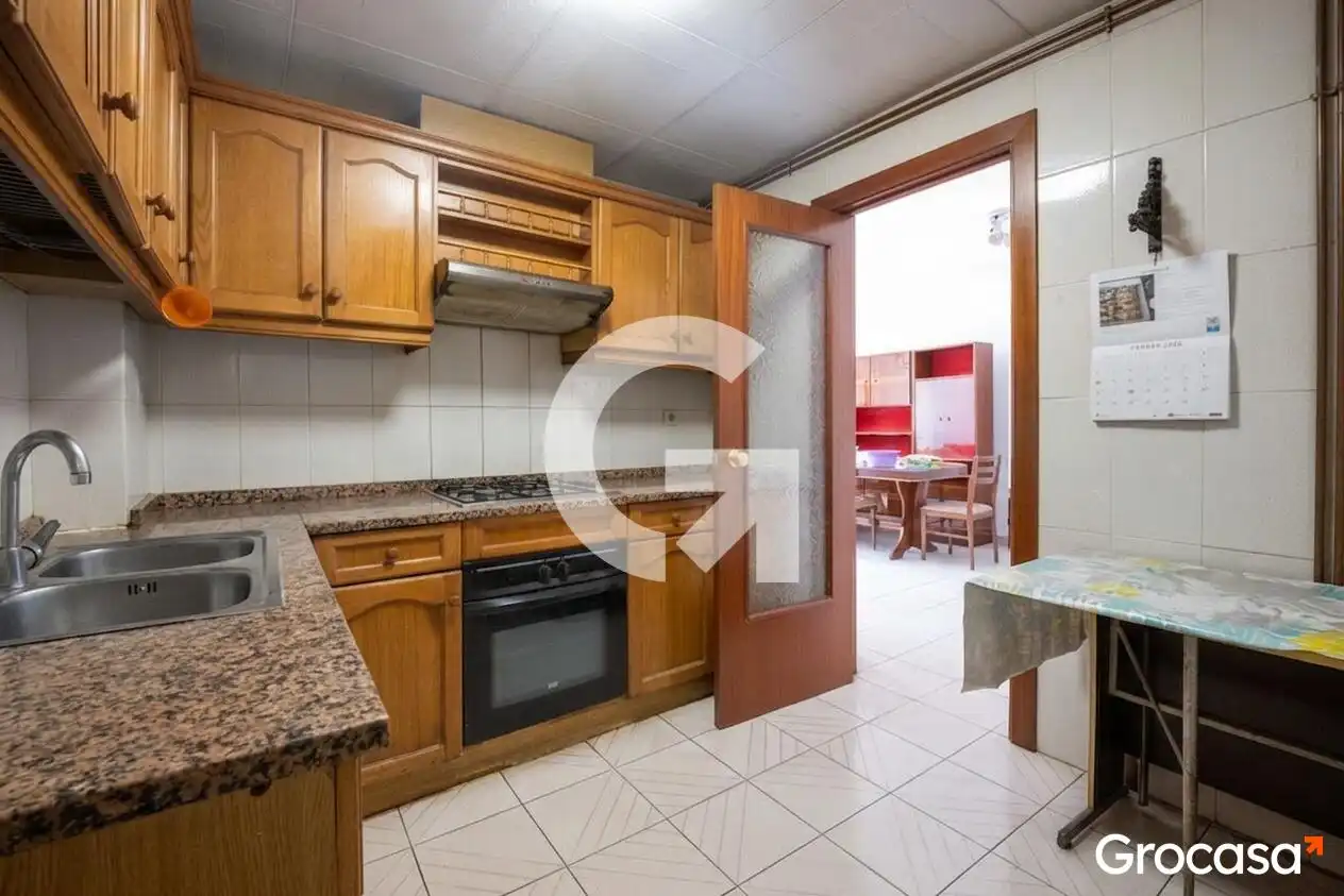 Cuina de Pis en venda en Mataró amb Calefacció, Traster i Forn
