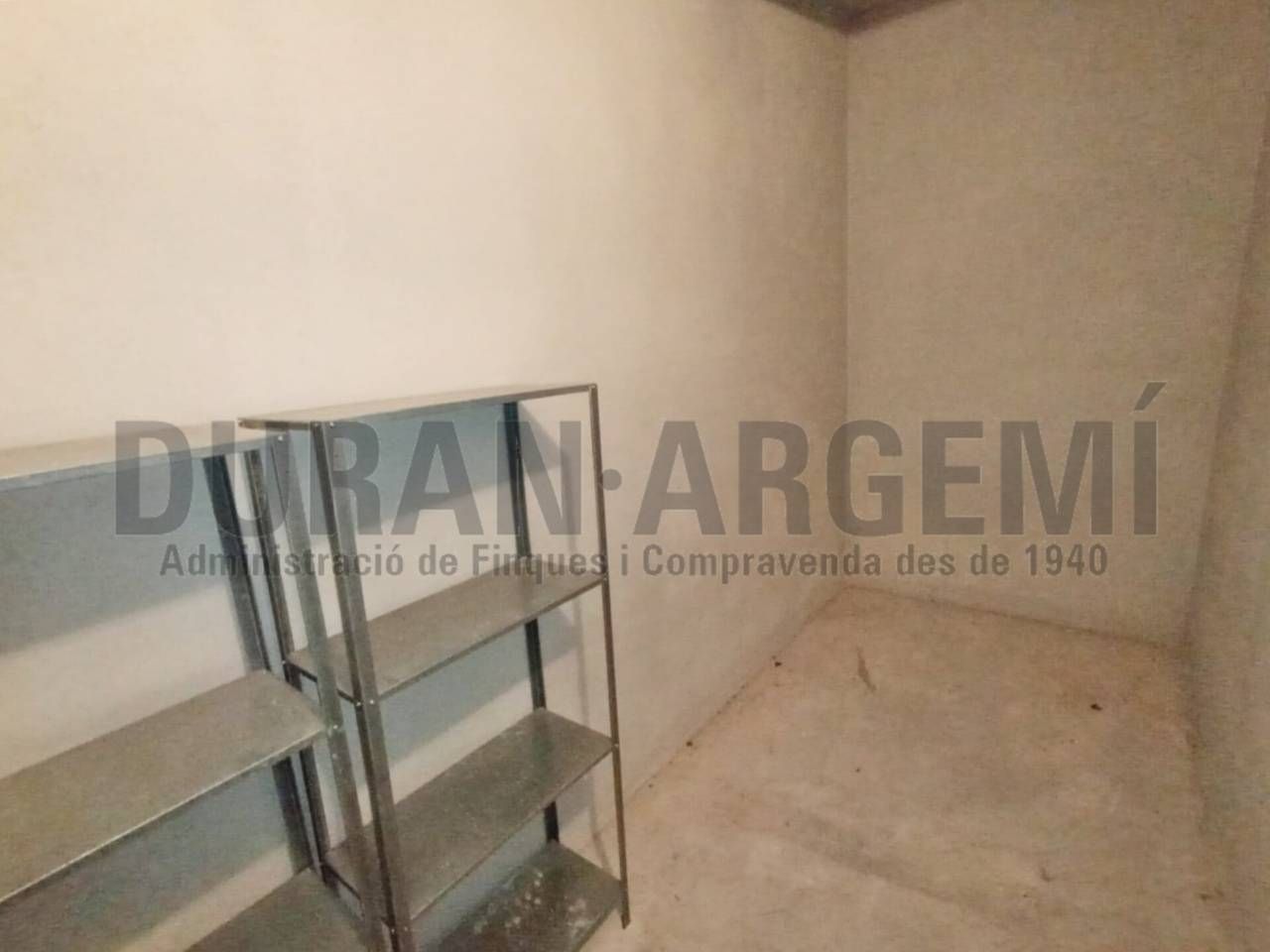 Box room to rent in Terrassa