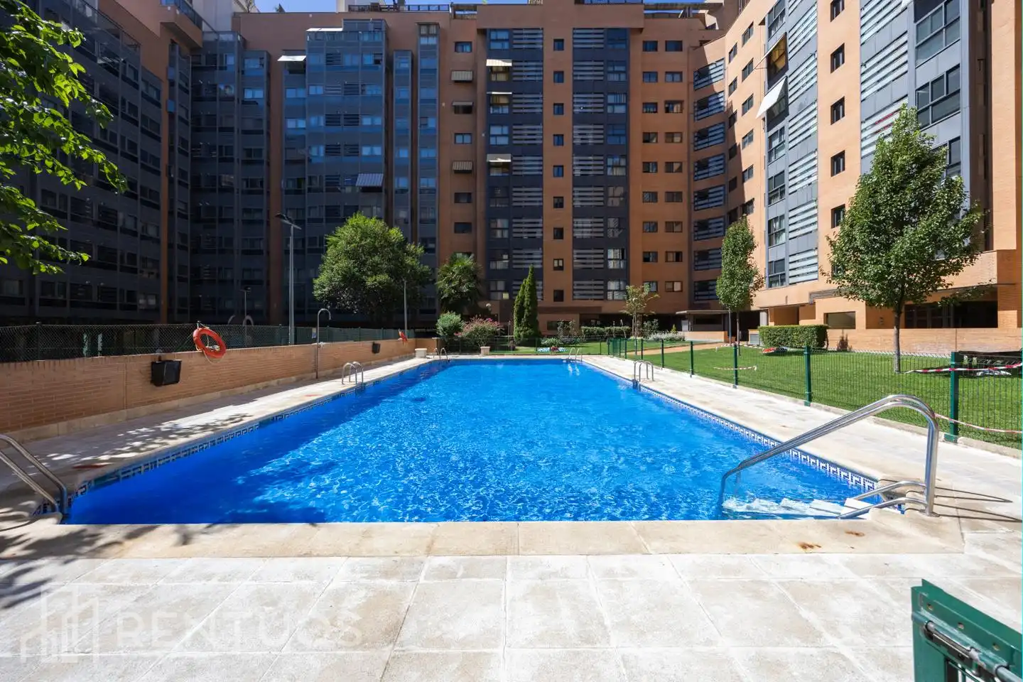 Appartamento con piscina in affitto a Calle de Ariel