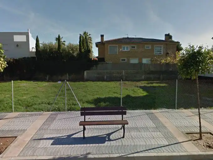 Terrenys i solars en venda a constitució