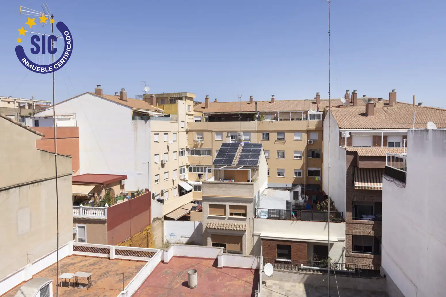 Vista exterior de Pis en venda en Aldaia amb Calefacció, Terrassa i Traster