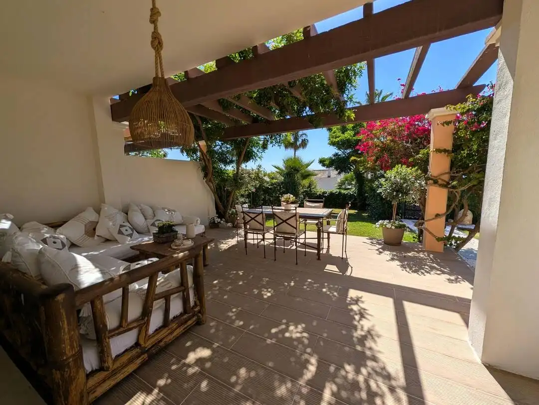 Terraza de Casa o chalet en venta en La Alcaidesa con Aire acondicionado, Calefacción y Jardín privado