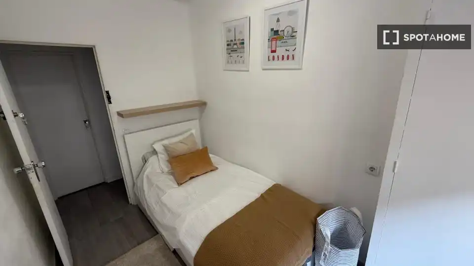 Habitación de Piso para compartir en Málaga con Aire acondicionado, Terraza y Amueblado