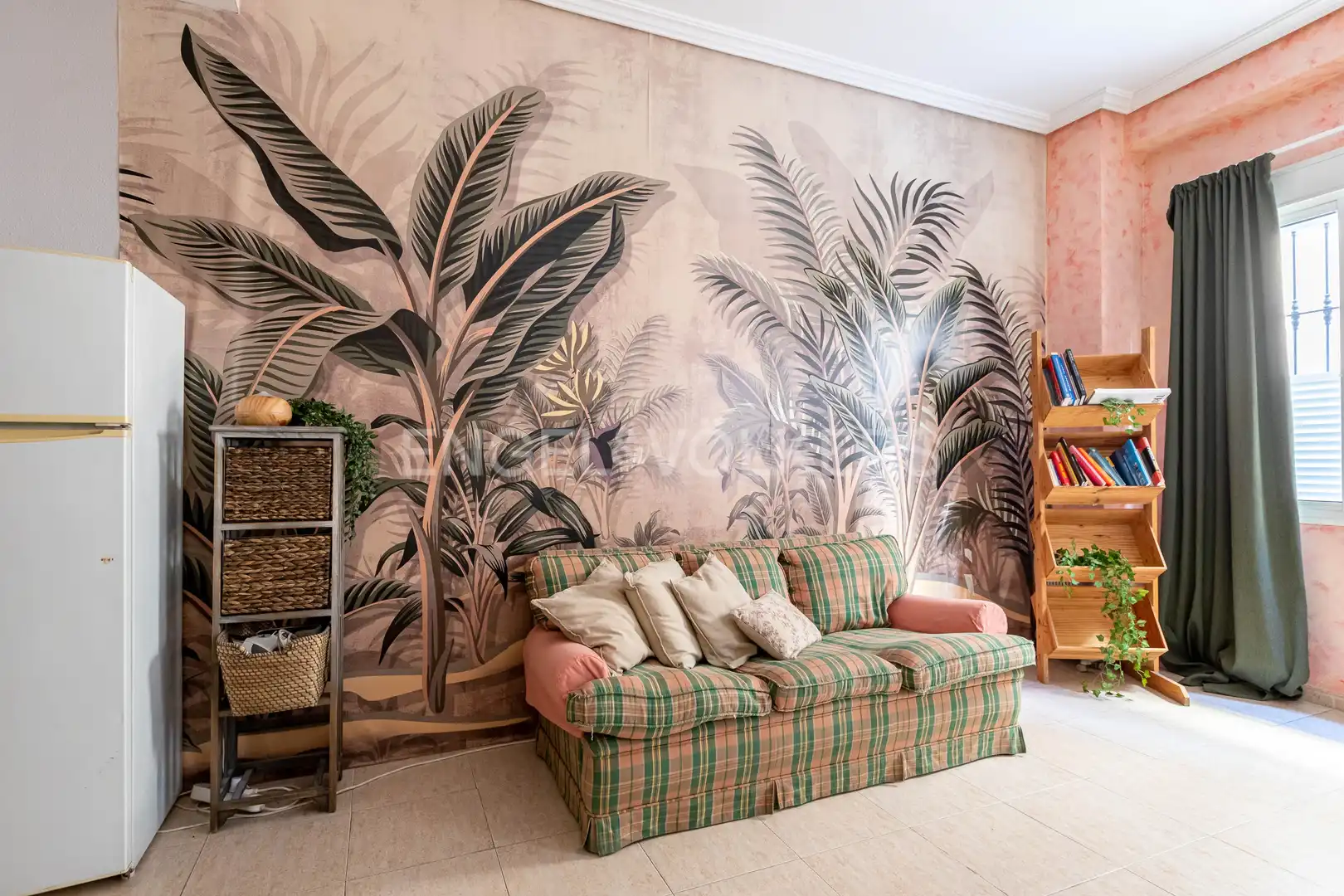 Study for rent in Santa Catalina