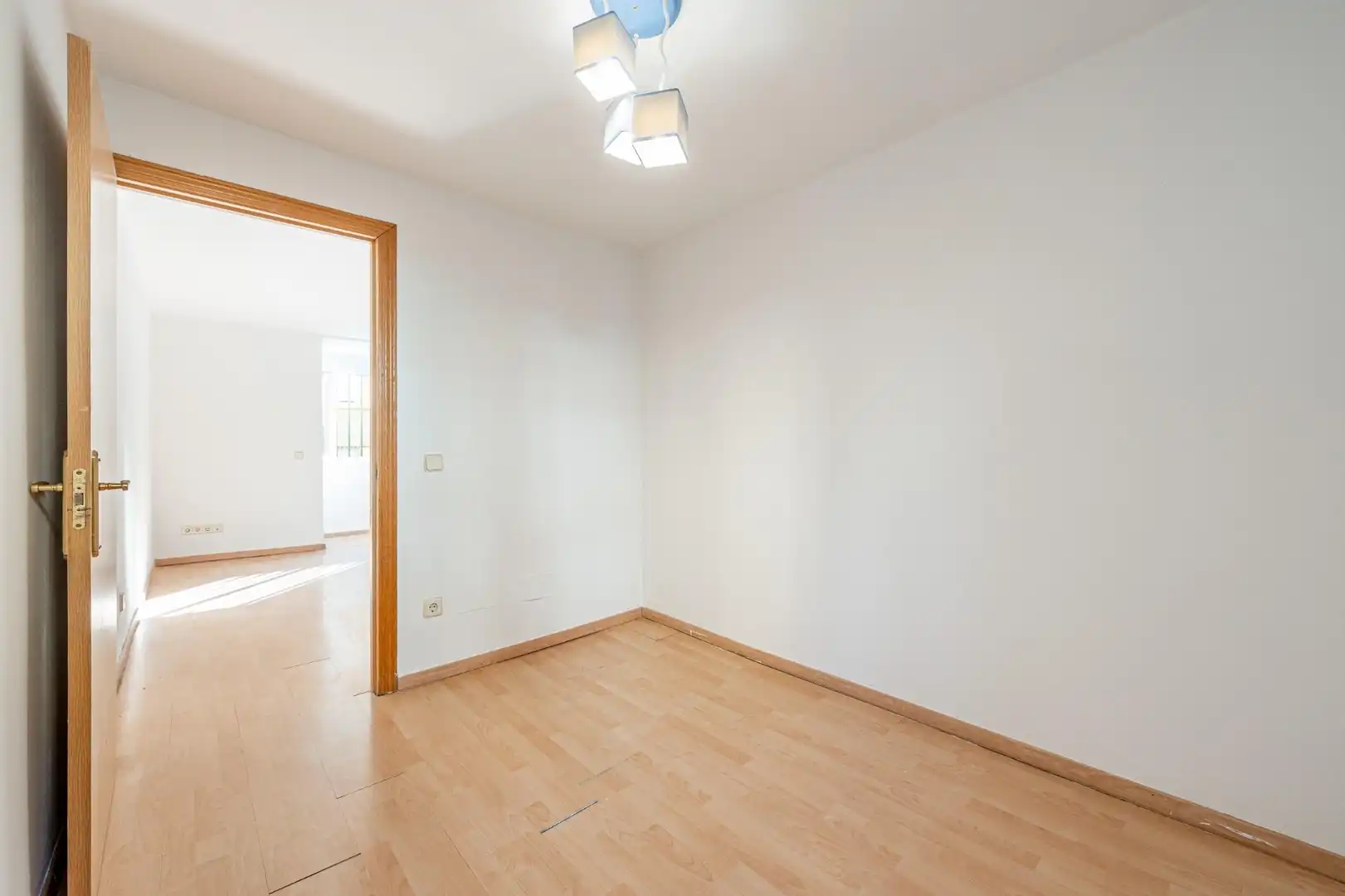 Habitación de Piso en venta en Madrid con Trastero
