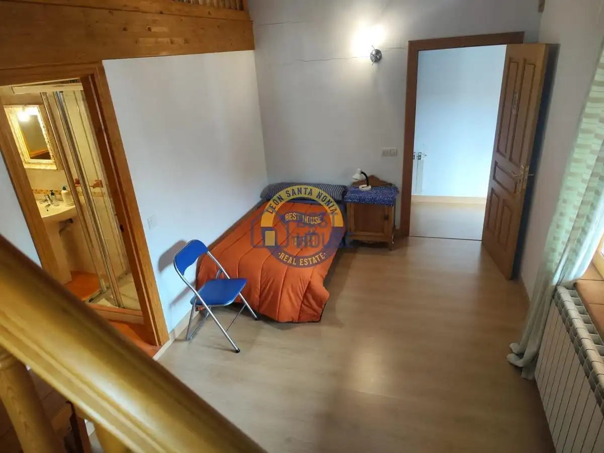 Casa o chalet en venta en Villaquilambre con Calefacción, Jardín privado y Parquet