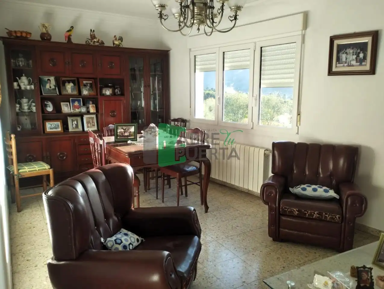 Sala d'estar de Casa o xalet en venda en Ourense Capital  amb Calefacció, Jardí privat i Moblat