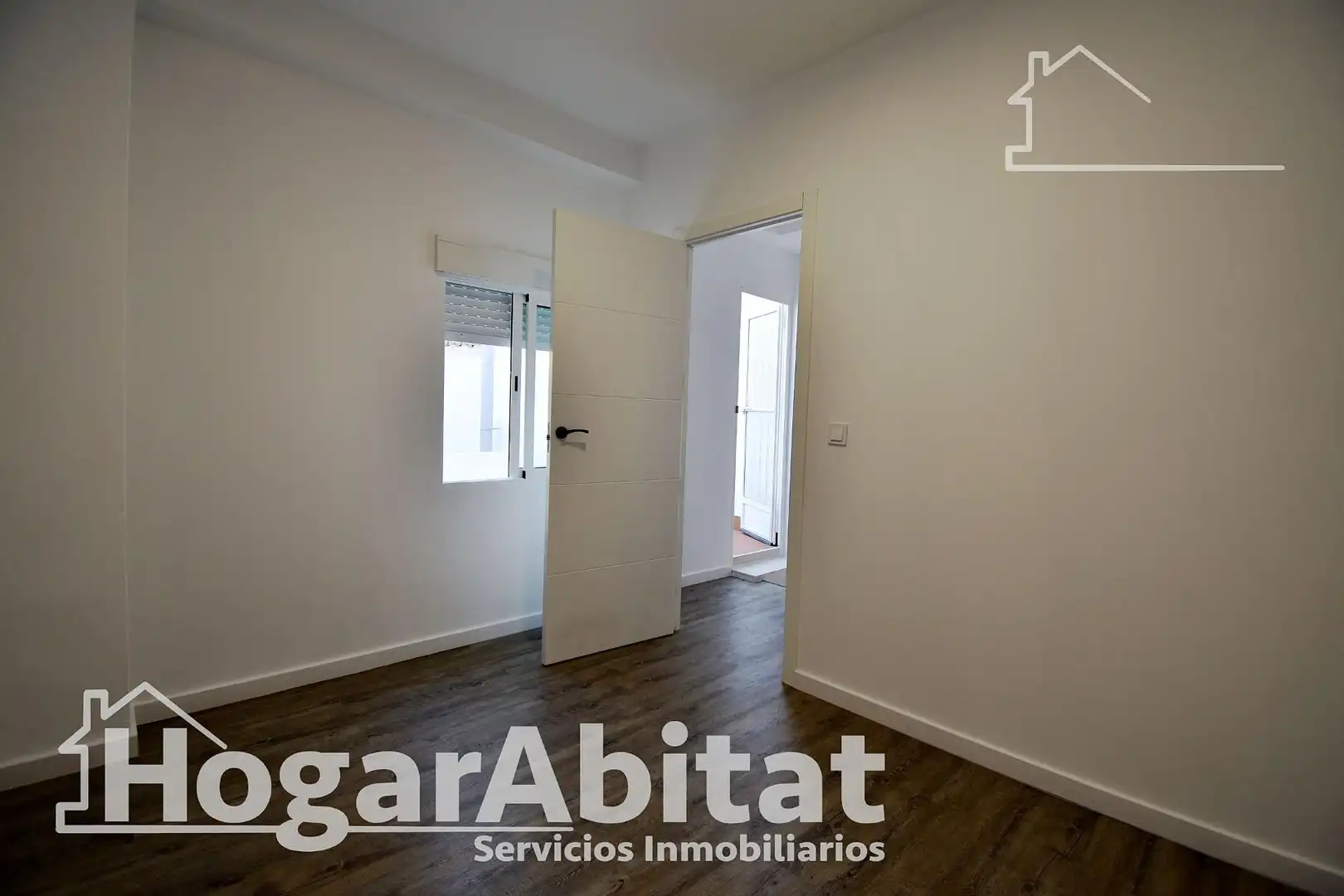 Bedroom of Houses for sale in Tavernes de la Valldigna  with Parquet flooring and Terrace
