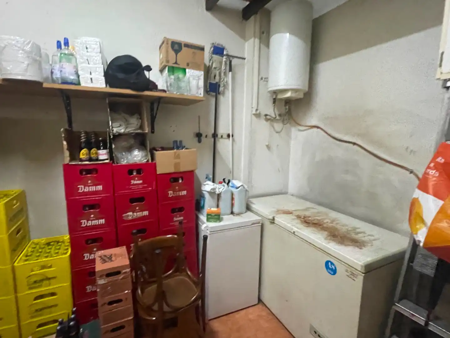 Local en traspaso en L'Hospitalet de Llobregat con Aire acondicionado, Calefacción y Amueblado