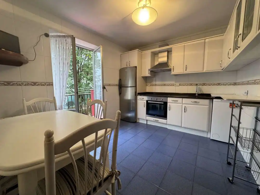 Cocina de Piso en venta en Bergara con Calefacción, Trastero y Amueblado