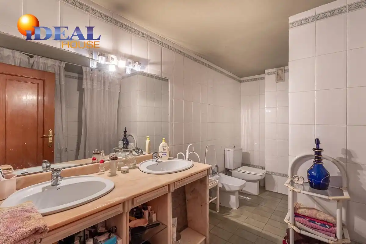 Flat for sale in San Matías - Realejo