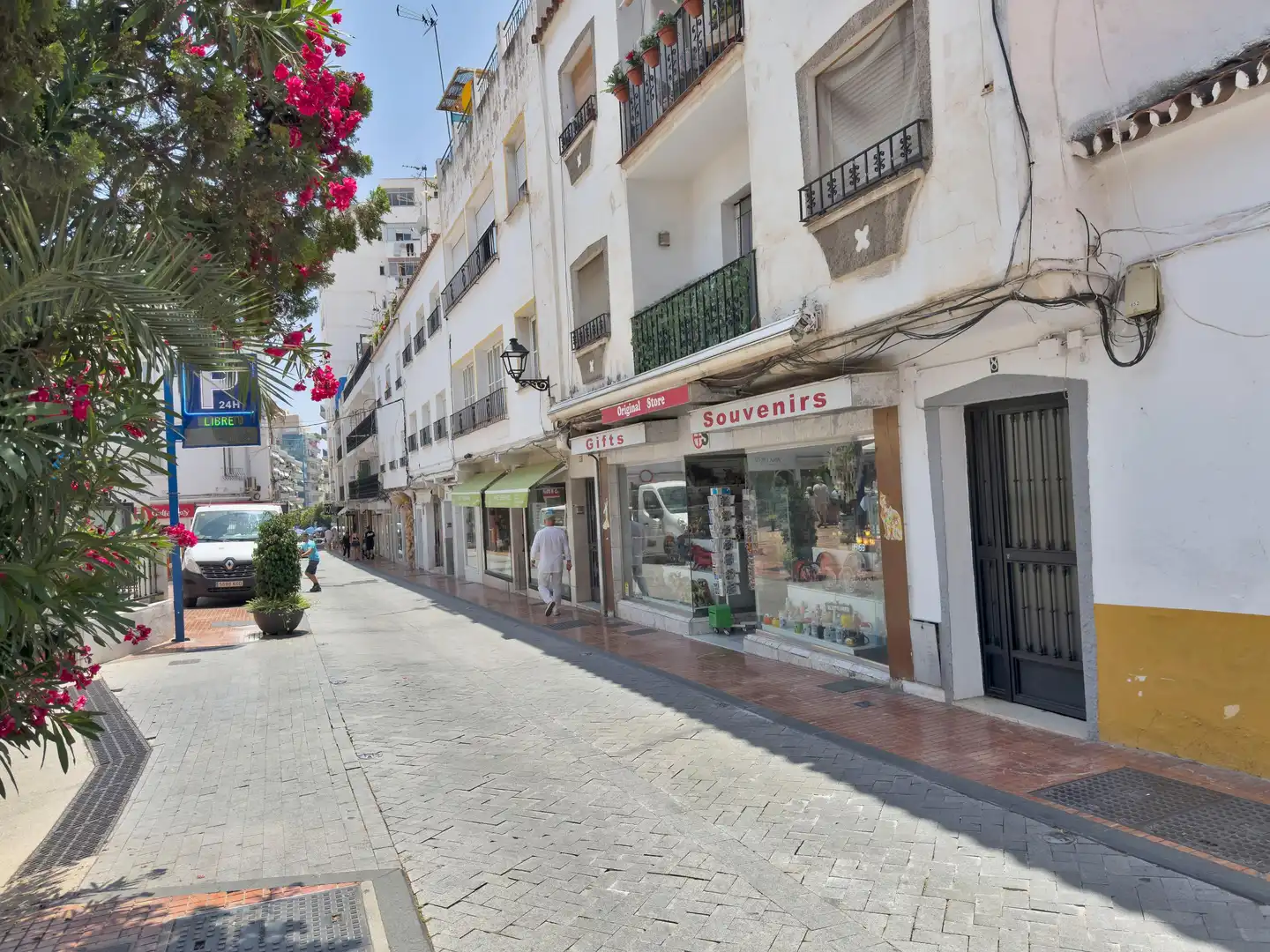 Exterior view of Apartments for sale in Marbella  with Parquet flooring and Balcony
