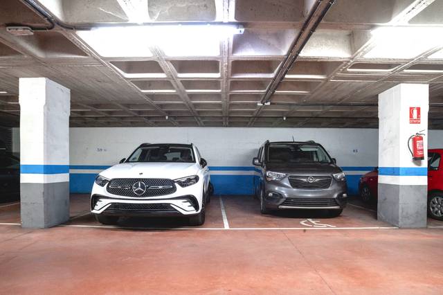 Garaje en Alquiler en Calle la Lila, 17 en Salesas - Foncalada - Campoamor