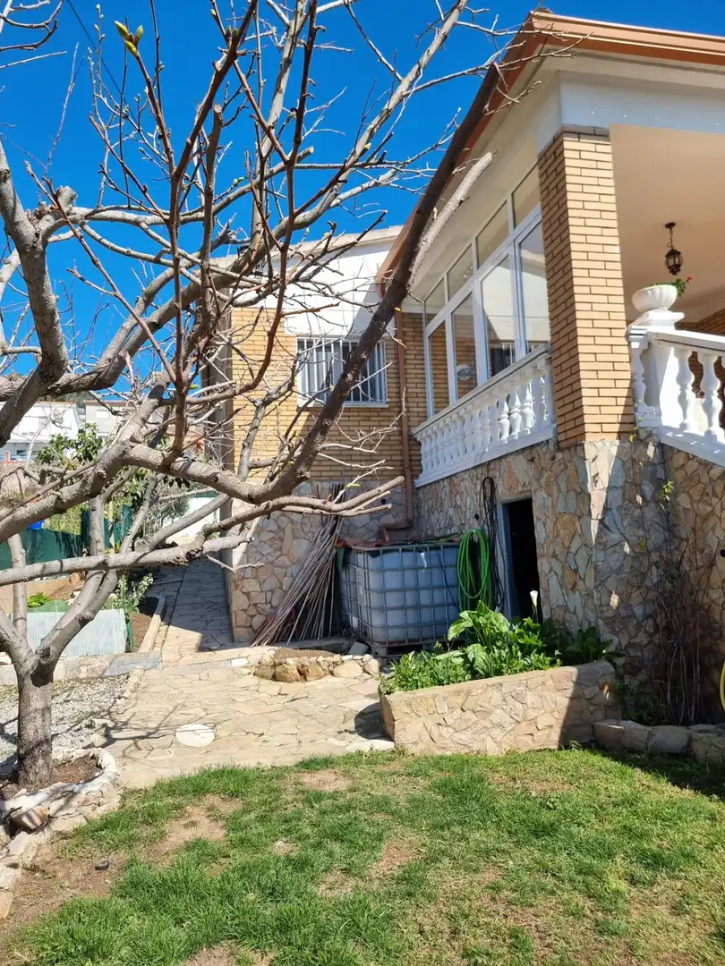 Vista exterior de Casa o xalet en venda en Lloret de Mar amb Calefacció, Jardí privat i Terrassa