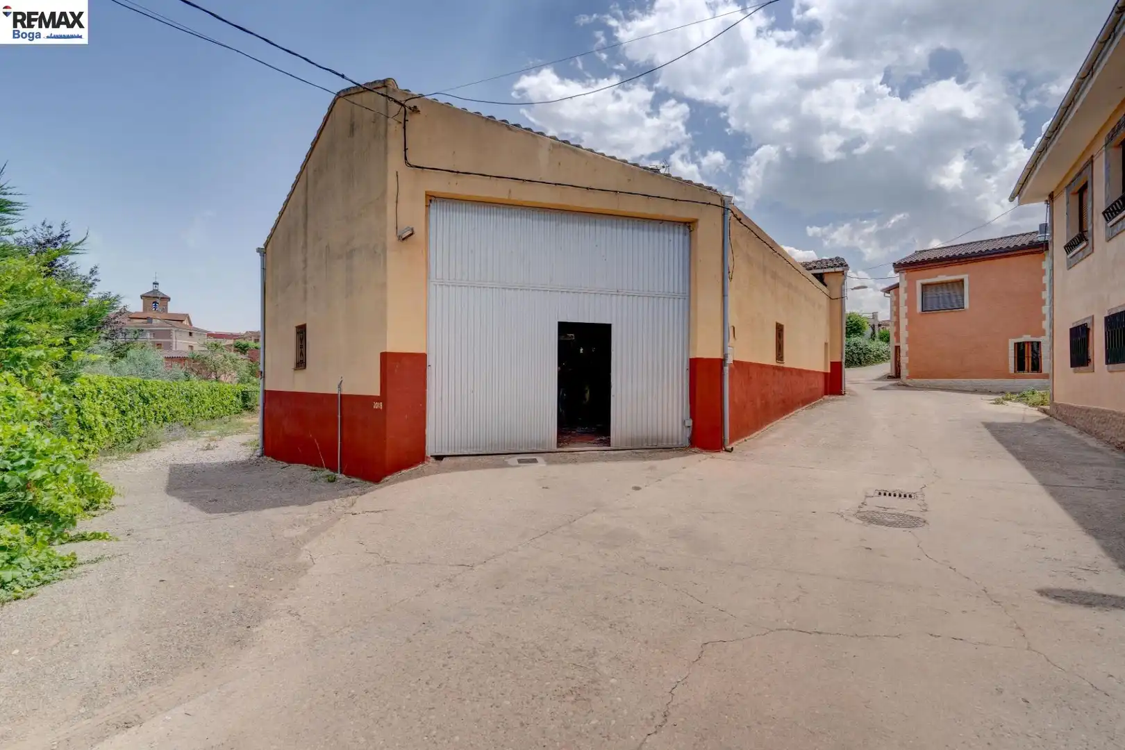 Exterior view of Commercial properties for sale in Cordovín  with Furnished