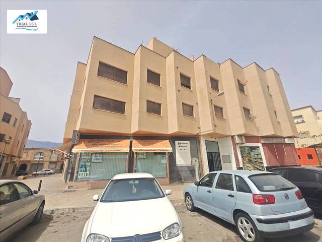 Piso en Venta en Calle MOJONERA (N) en Las Norias