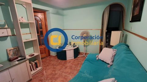 Casa con tres dormitorios y terraza en el centro de Lorca