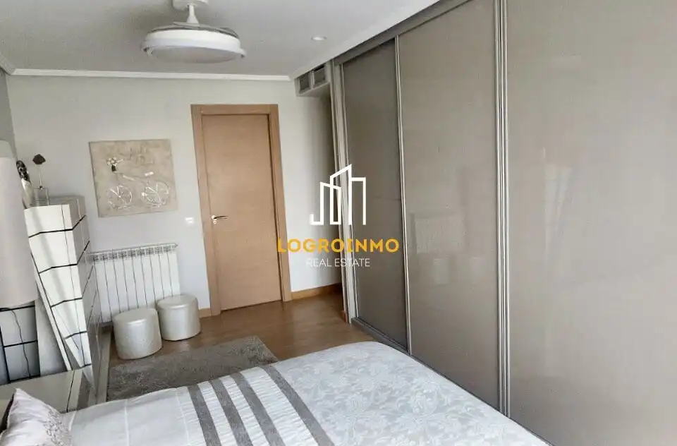 Schlafzimmer von Wohnung zum Verkauf in  Logroño mit Klimaanlage, Heizung und Terrasse