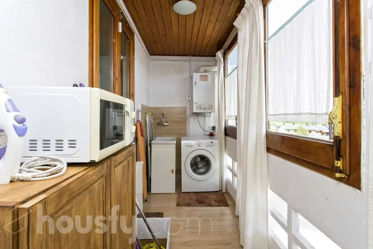 Bedroom of Flat for sale in Alp  with Air Conditioner, Heating and Terrace