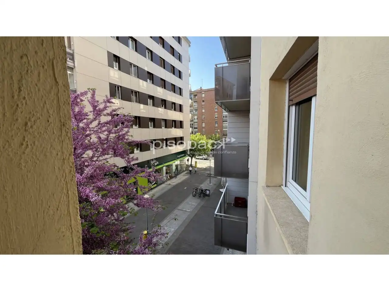 Vista exterior de Piso en venta en  Pamplona / Iruña con Calefacción y Alarma