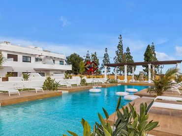Apartamento con piscina en venta en Las Lomas de Rame - Bahía Bella