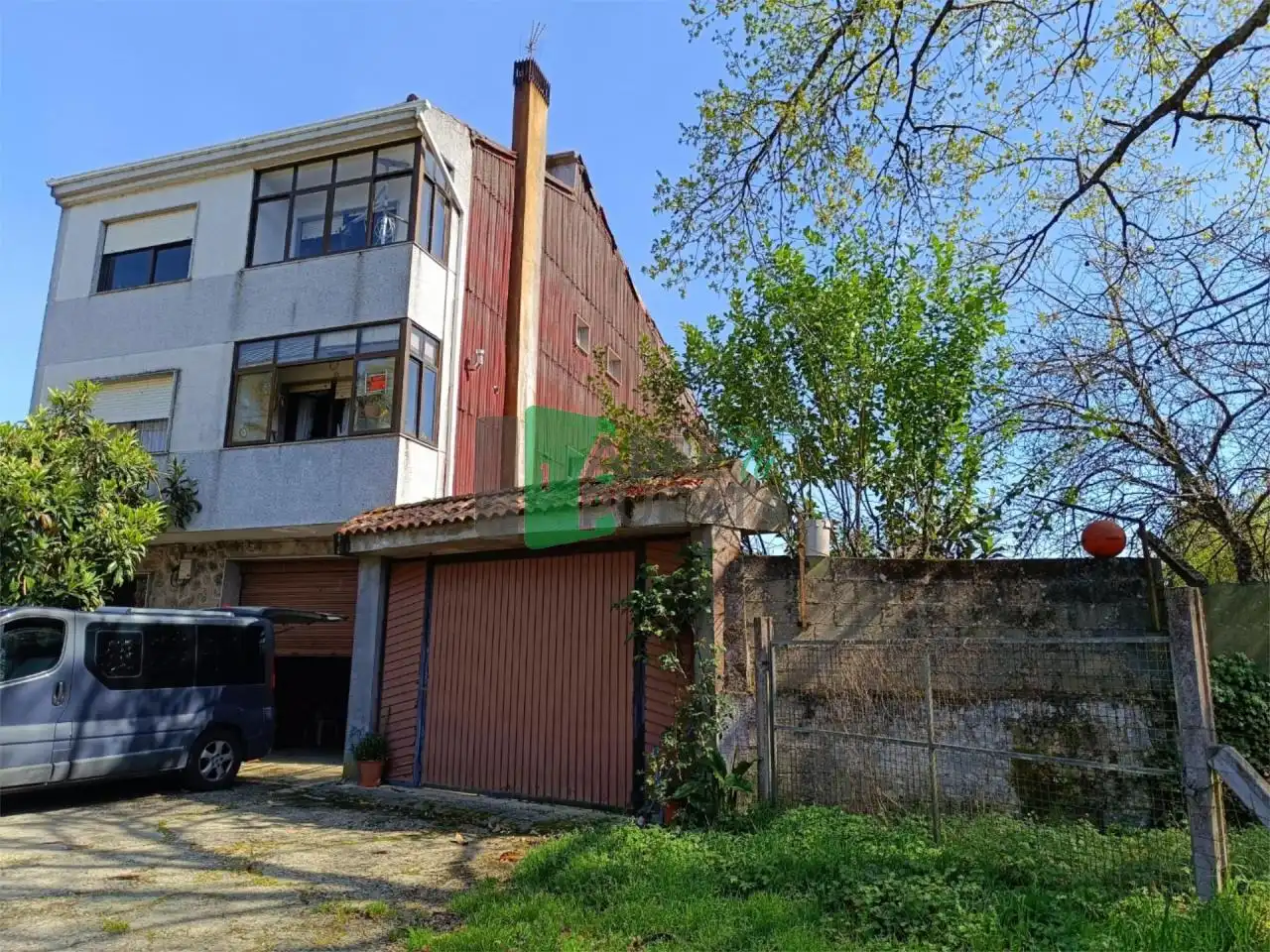 Xalet amb jardí en venda a O Carballiño