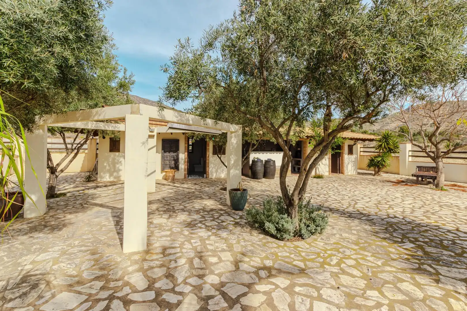 Vista exterior de Finca rústica en venta en Aigües con Calefacción, Jardín privado y Terraza