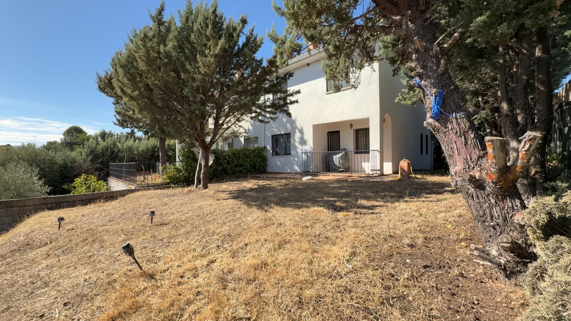 Vista exterior de Casa o xalet en venda en Hita amb Calefacció, Jardí privat i Terrassa