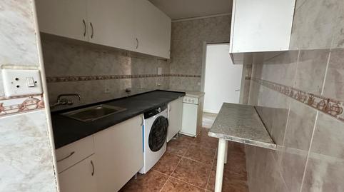 Photo 3 of Flat to rent in Calle de León XIII, Calle Pinto - San Roque, Parla