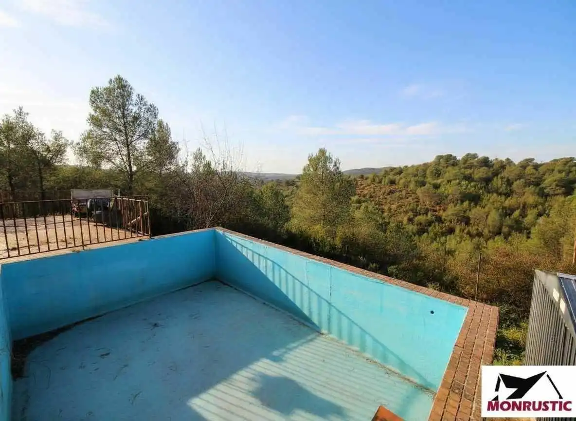 Piscina de Finca rústica en venda en Masllorenç