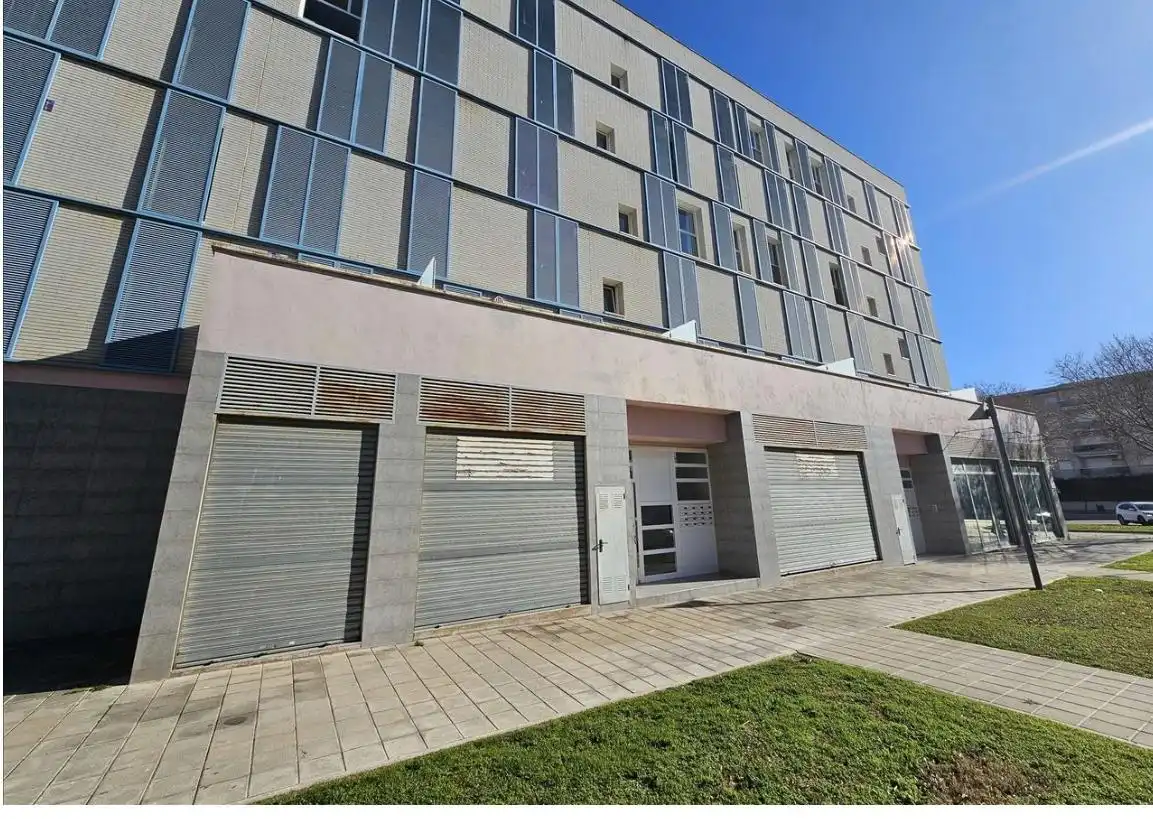 Business premises for sale in Josep Pla, imagen 2