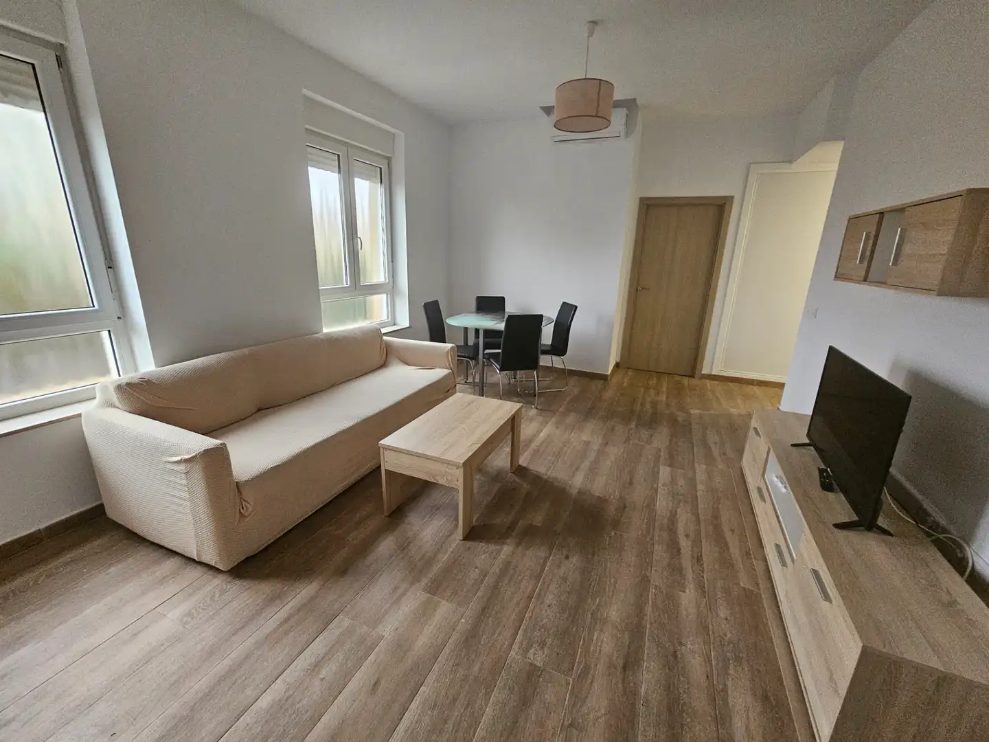 Wohnzimmer von Wohnungen zur Miete in Cáceres mit Möbliert