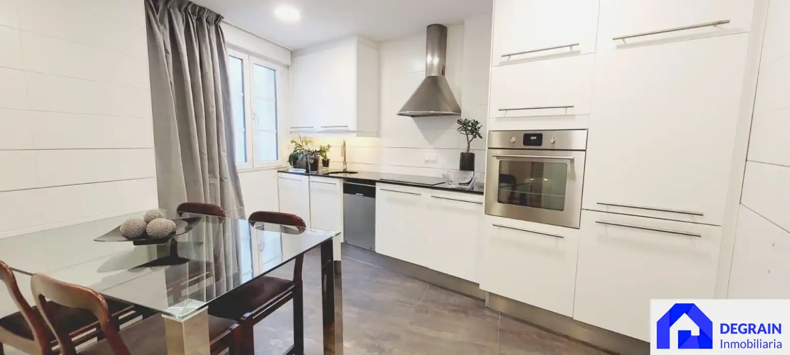Kitchen of Flat for sale in Oviedo   with Heating