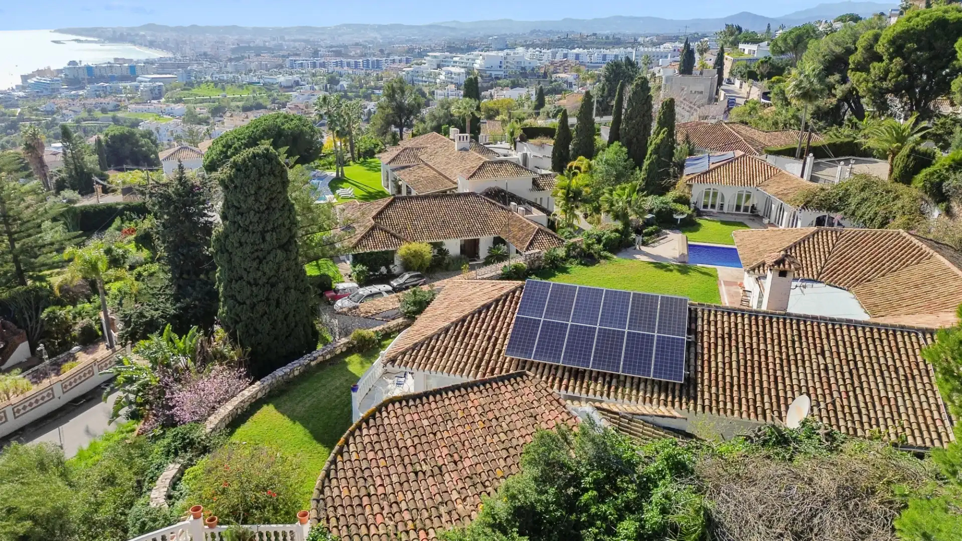 Vista exterior de Casa o chalet en venta en Benalmádena con Aire acondicionado, Jardín privado y Terraza