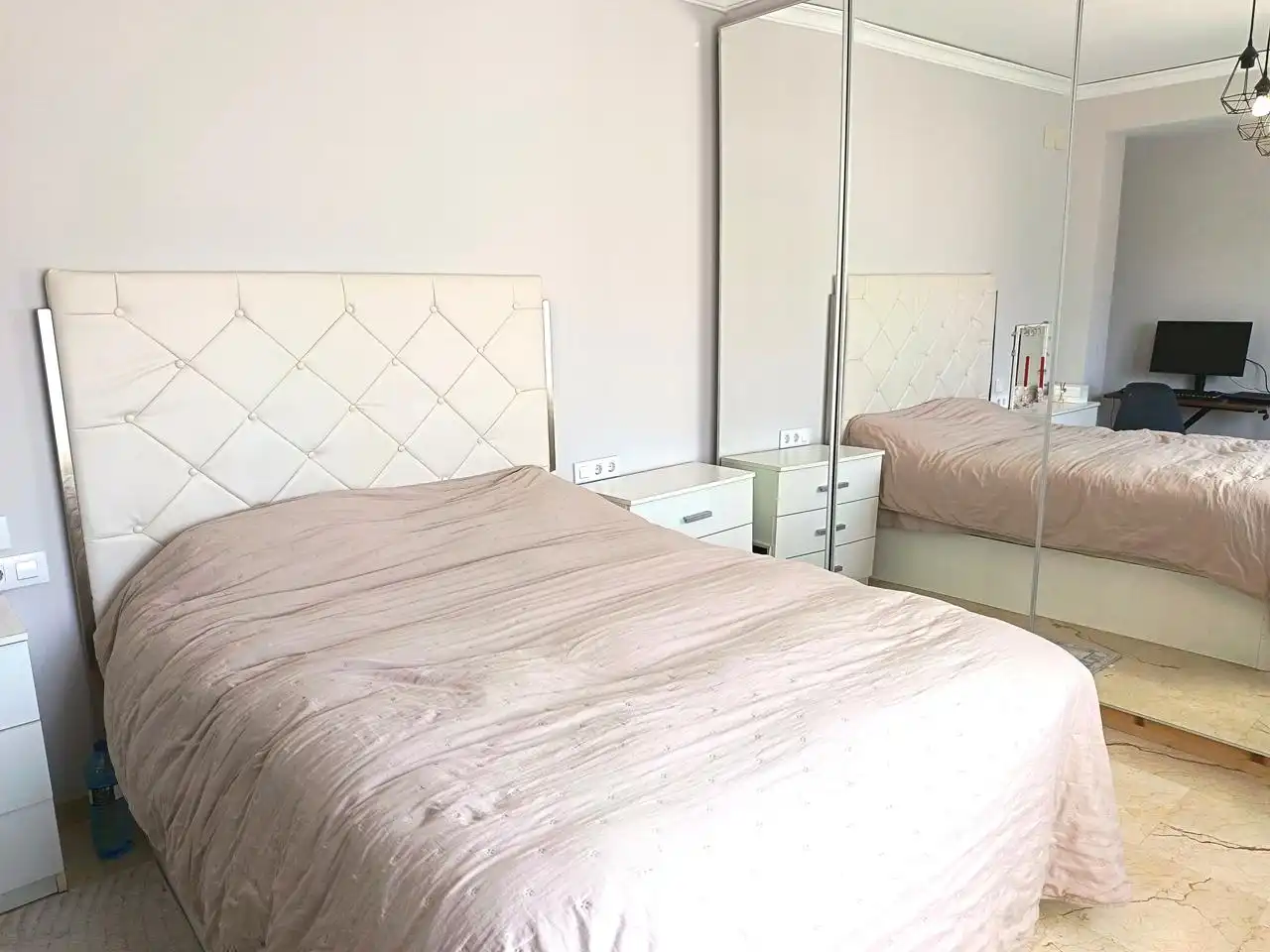 Habitación de Piso en venta en Oliva con Aire acondicionado