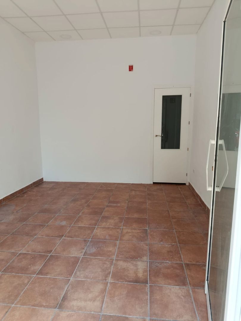 Local de alquiler en Nou Moles