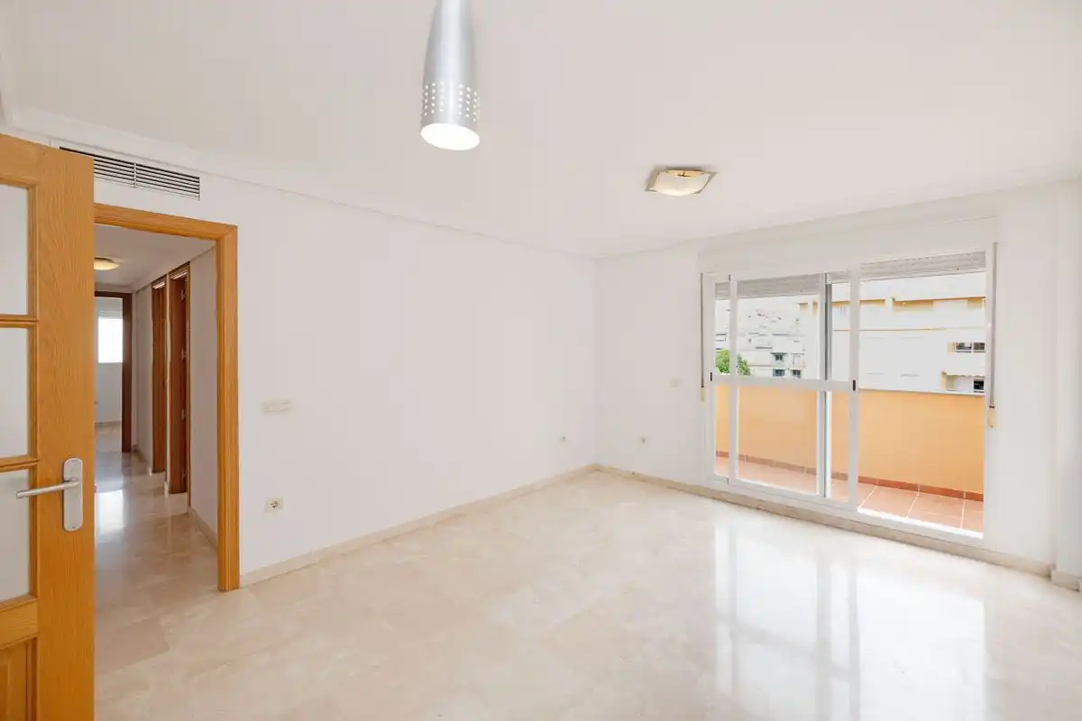 Flat with terrace for sale in Calle Grazalema, imagen 4