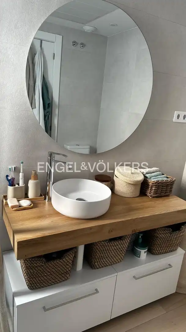 Baño de Piso de alquiler en Madrid con Aire acondicionado, Calefacción y Jardín privado