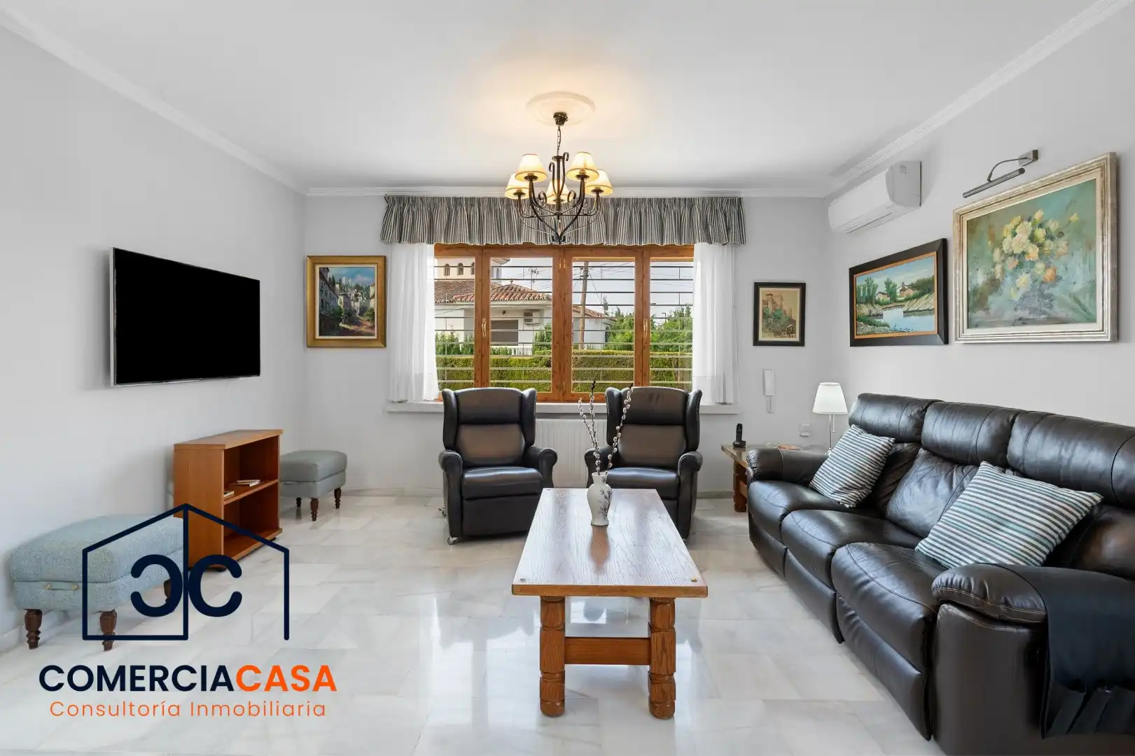 Sala d'estar de Casa o xalet en venda en Villa de Otura amb Aire condicionat, Calefacció i Jardí privat