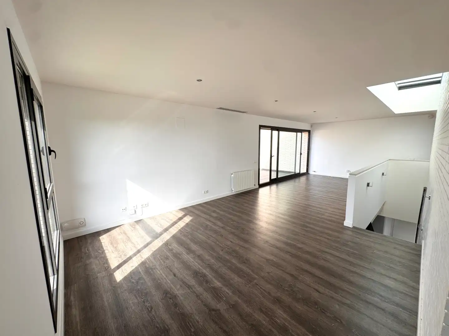 Sala de estar de Casa adosada en venta en Mataró con Aire acondicionado, Calefacción y Jardín privado